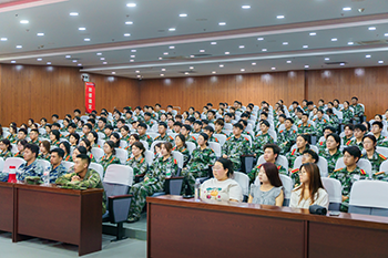 我校师生集体收看并热议纪念中国人民抗日战争暨世界反法西斯战争胜利80周年大会